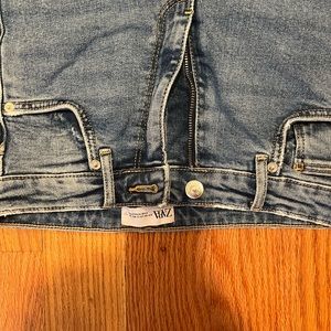 Slim jeans with split hem